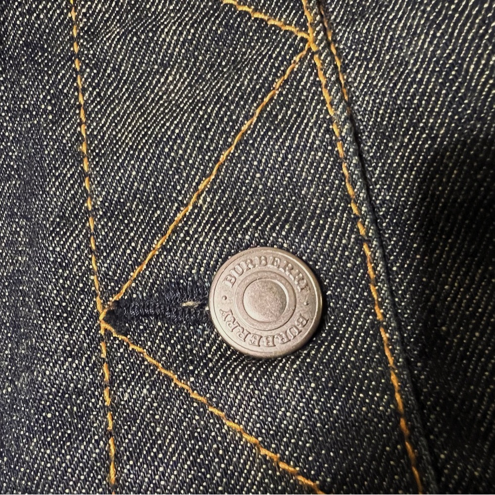 Authentic Burberry Jacket - Picture 5 of 12
